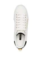 Dolce & Gabbana
logo-embellished low-top sneakers