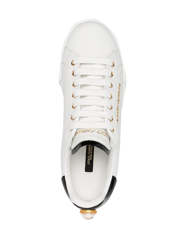 Dolce & Gabbana
logo-embellished low-top sneakers